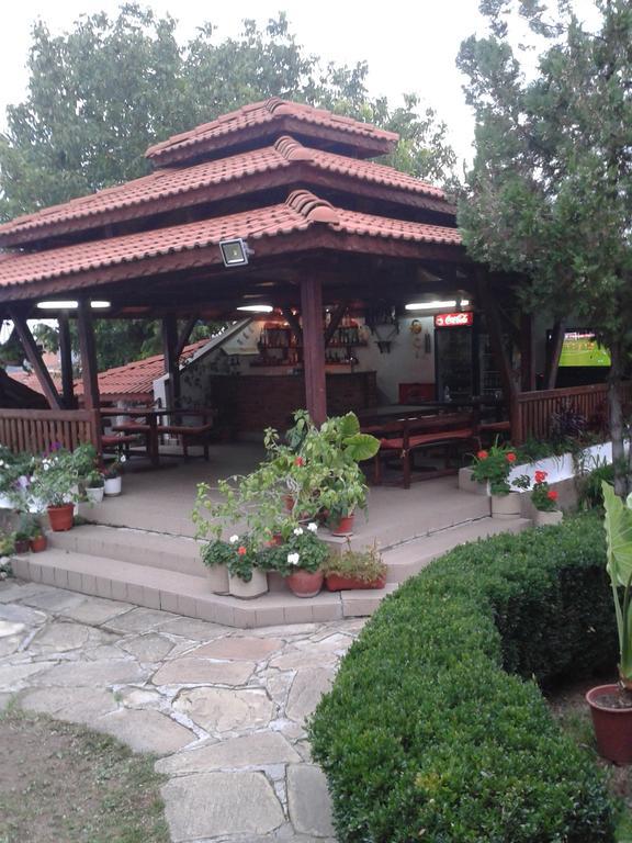 Family Hotel Accent Razgrad 外观 照片