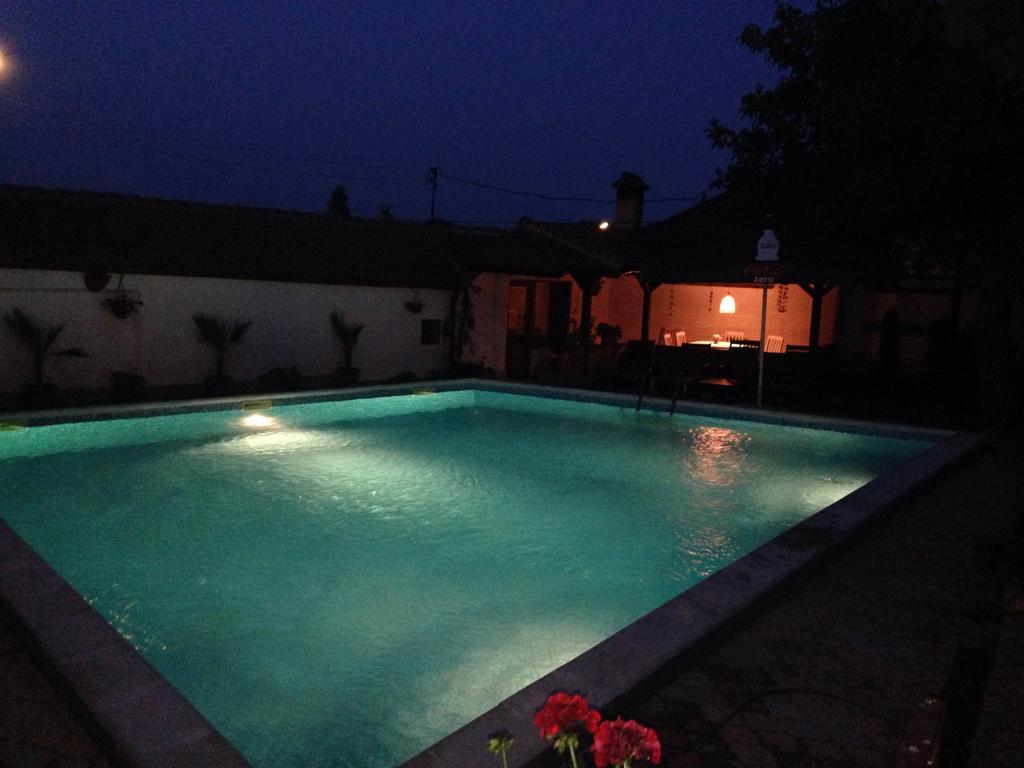 Family Hotel Accent Razgrad 外观 照片