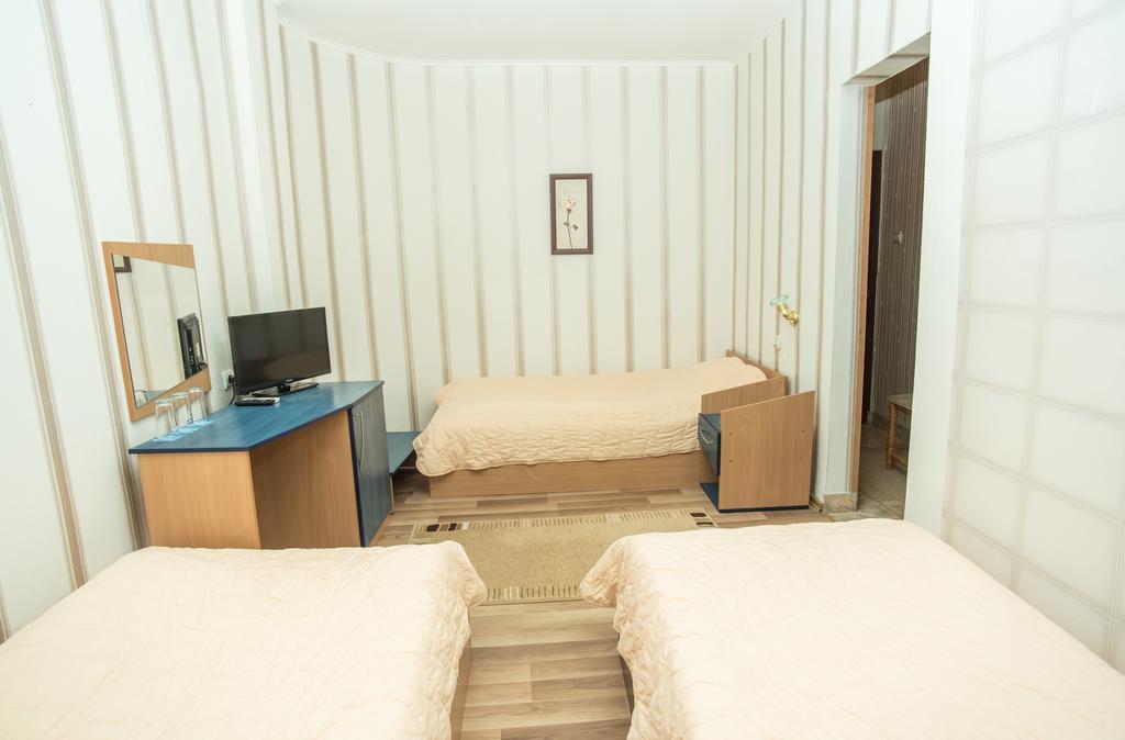 Family Hotel Accent Razgrad 外观 照片