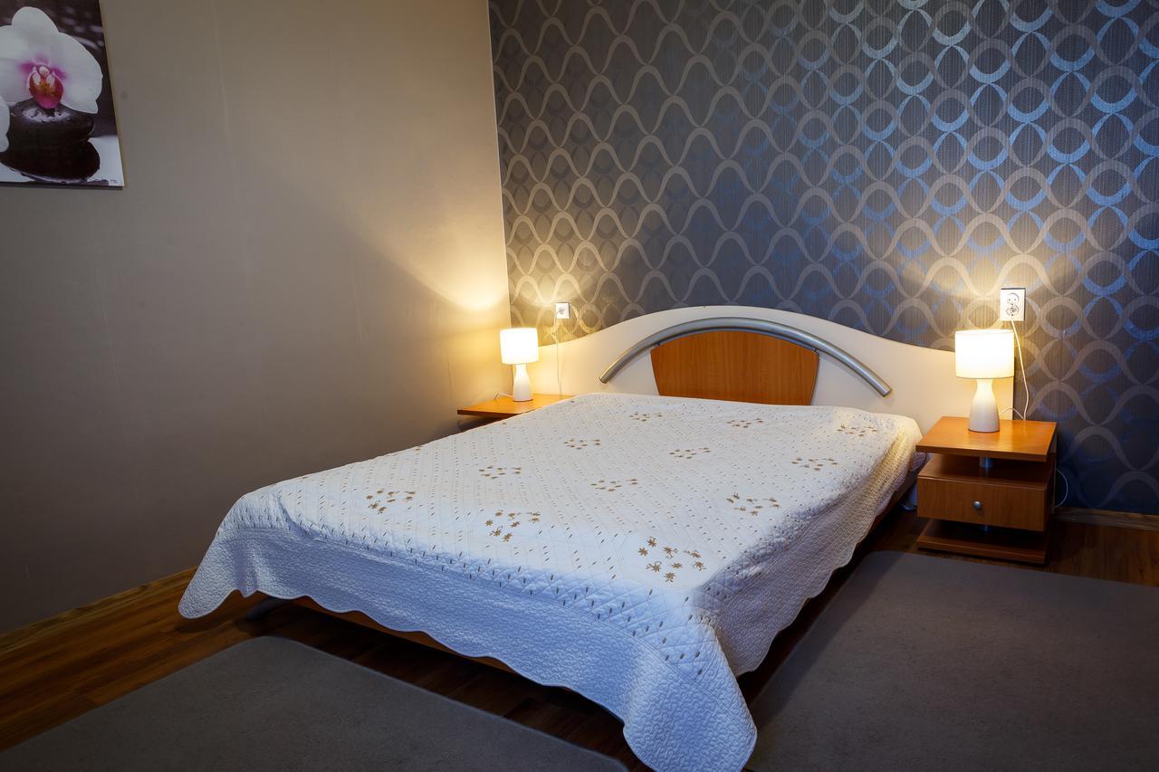 Family Hotel Accent Razgrad 外观 照片