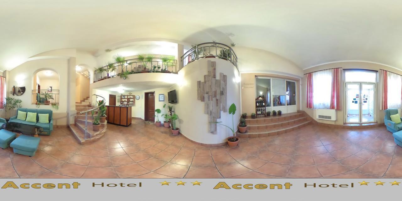 Family Hotel Accent Razgrad 外观 照片